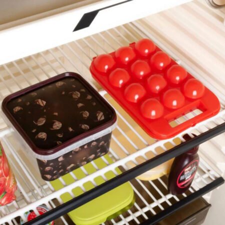 KIN Plastic Egg Container (Red)